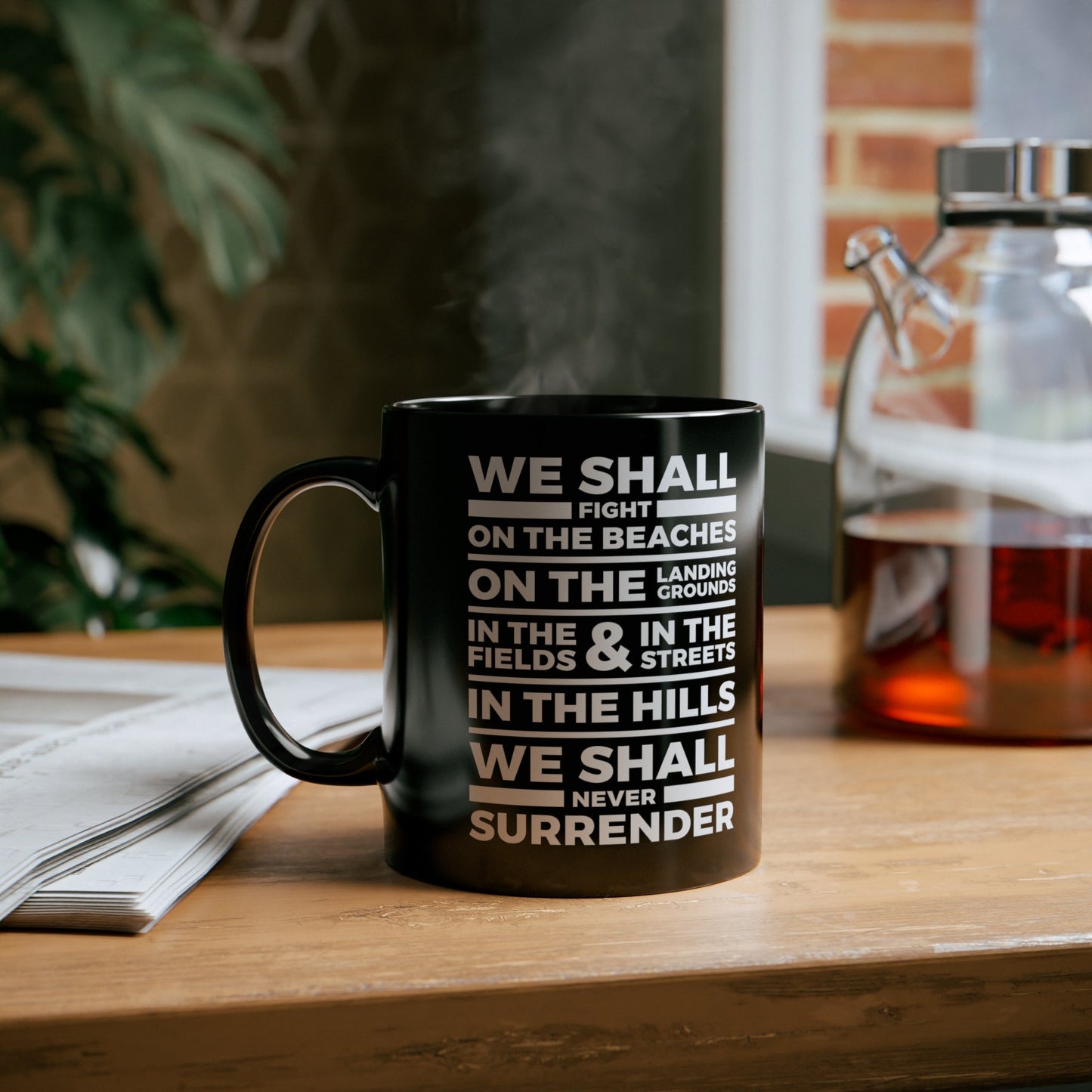 Winston Churchill Never Surrender - Black Mug 11oz