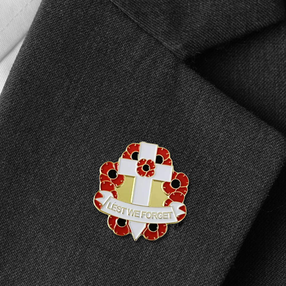 Remembrance Poppy Wreath Pin Badge