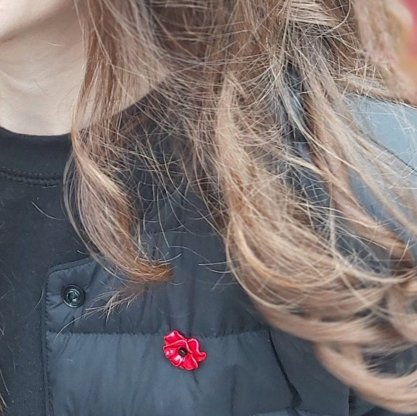 Poppy Red Flower Lapel Pin